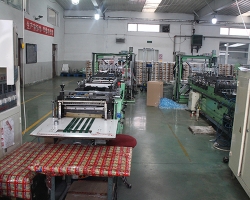 制(zhi)袋車間(jian)-電腦高(gao)速三邊(bian)封制袋(dai)機